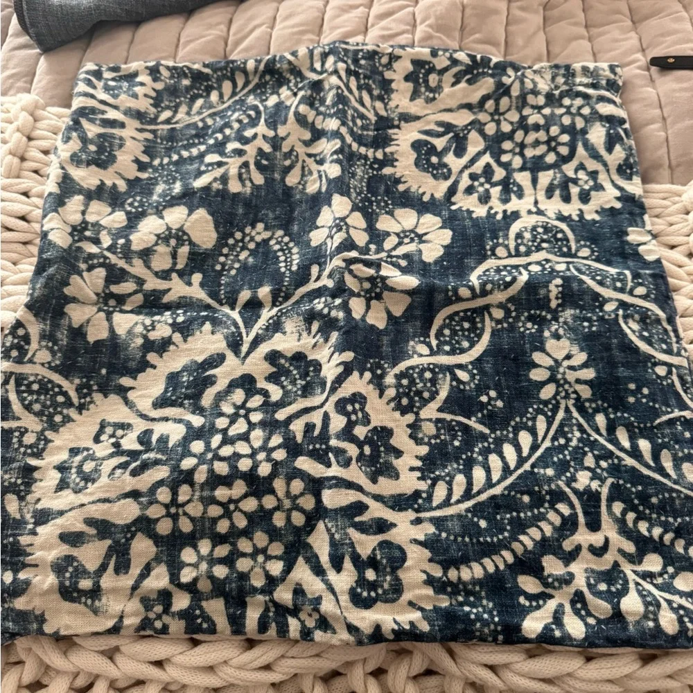 Pottery Barn Bernyce Pillow indigo used - Picture 1 of 5